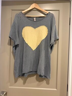 Magnolia Pearl Ozzy Short-Sleeve Tee with Yellow Heart